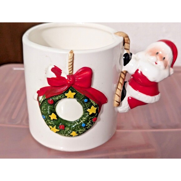 Vintage 1970's Christmas Wreath Coffee Mug Cup Santa Clause Handle 3.5-in Gift - Picture 1 of 5